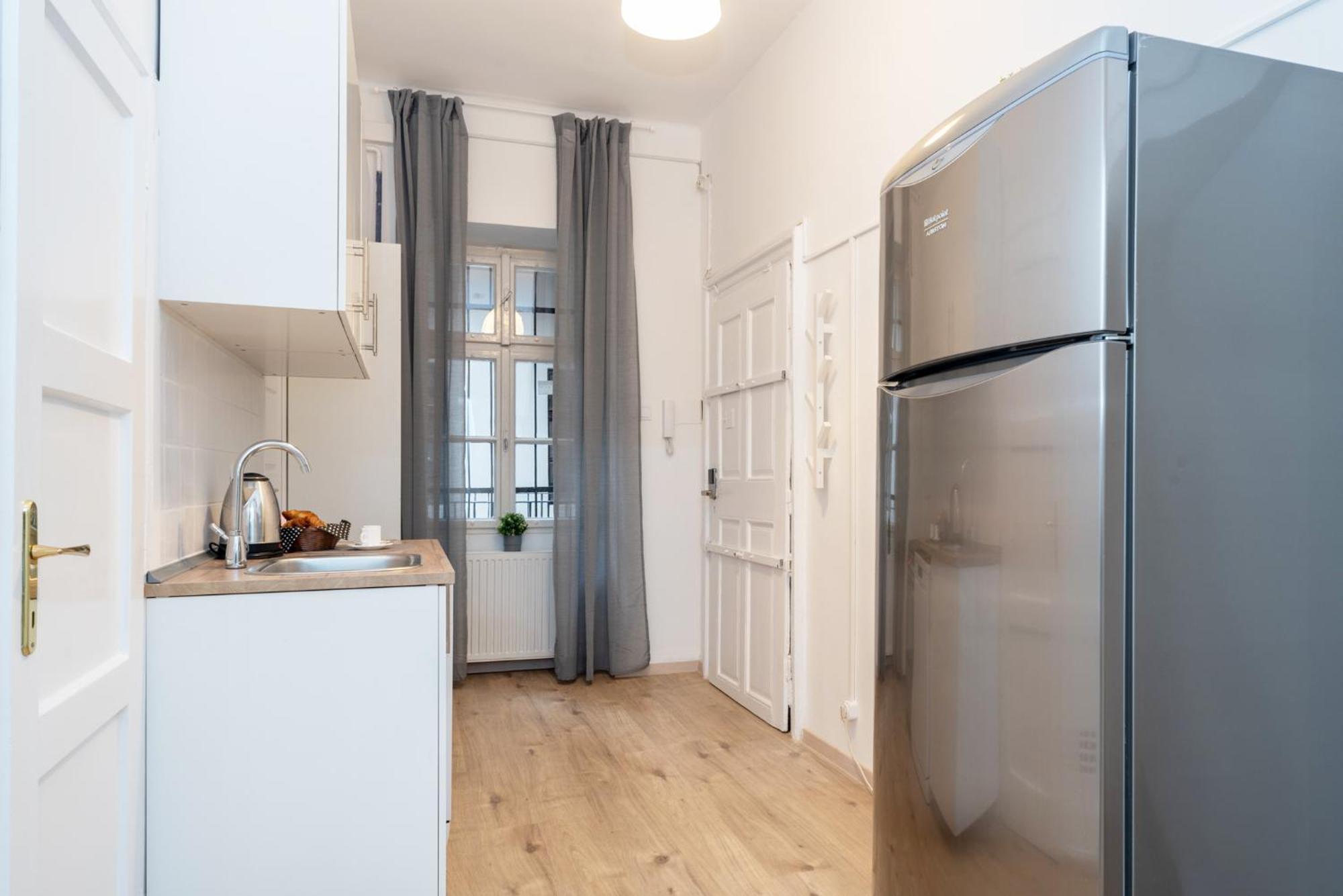 Vaci Street Centre Modern With 3brs Ac Apartamento Budapest